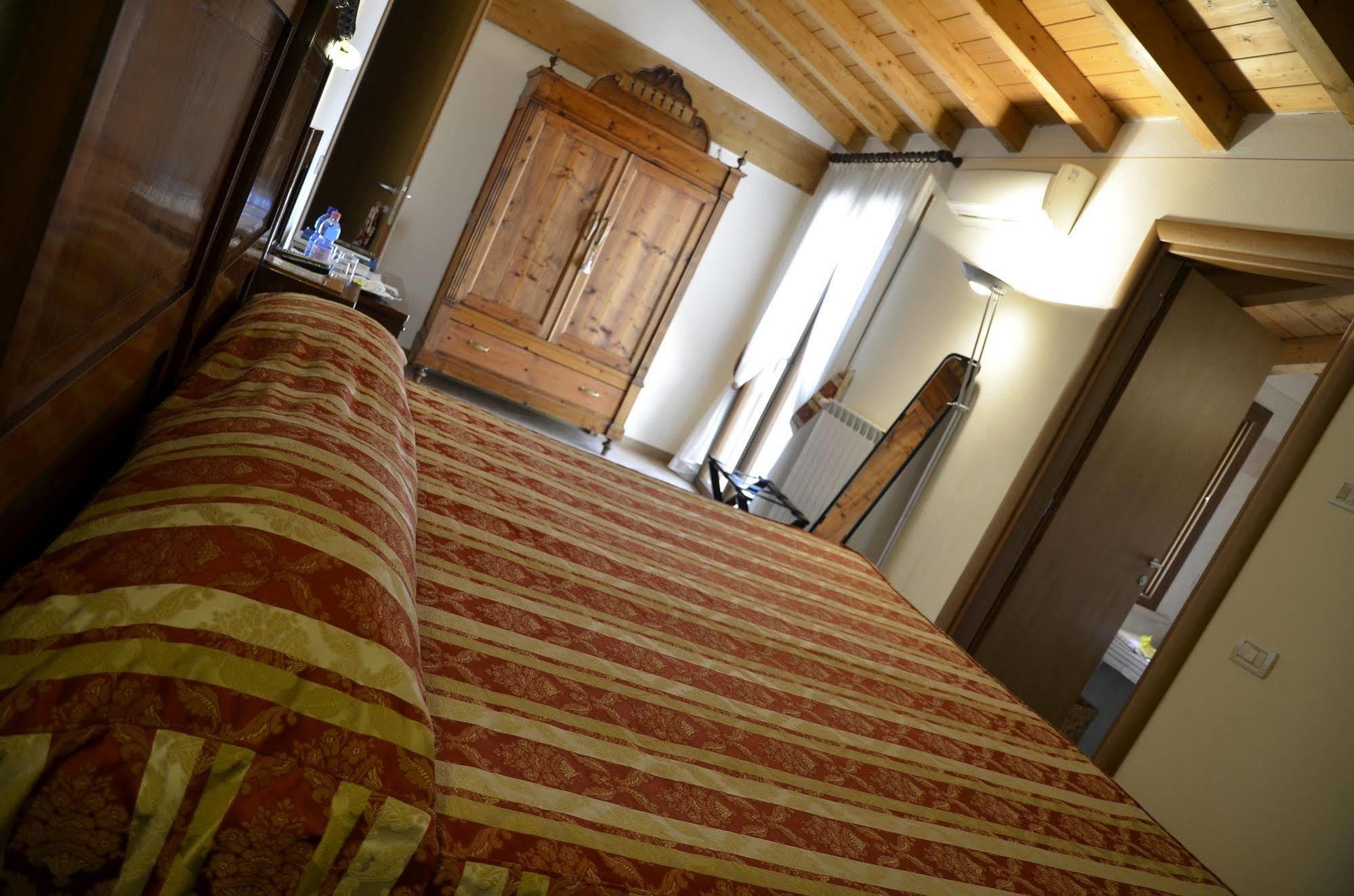 9 Muse Bed And Breakfast Canneto sull'Oglio Bagian luar foto