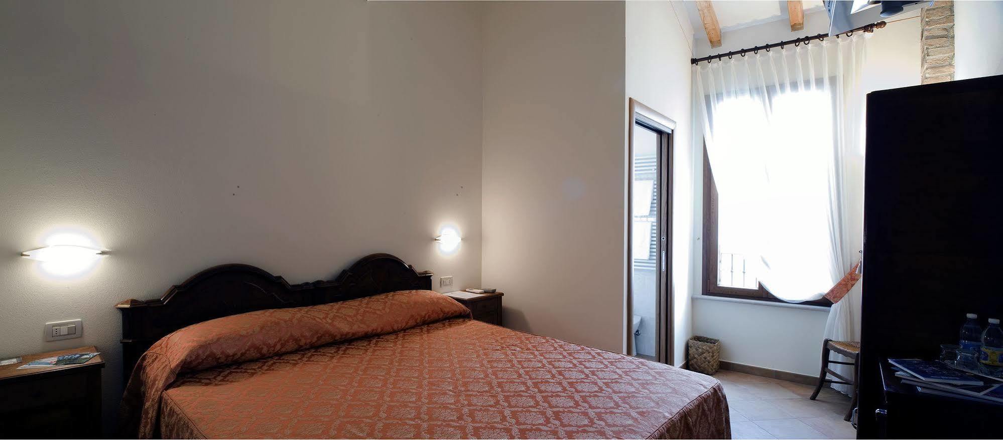 9 Muse Bed And Breakfast Canneto sull'Oglio Bagian luar foto